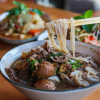 Kin Len Thai Night Bites food