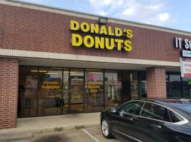 Donald's Donuts outside