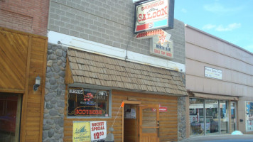 Smokehouse Saloon outside