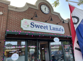Sweet Luna's Frozen Desserts Bubble Tea food