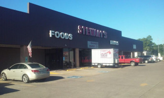 Stewart's Food Store outside