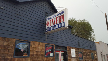 Chief Joseph Tavern food