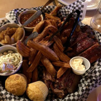 Parker's Smokehouse food