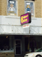 Bridgeport Bakery outside