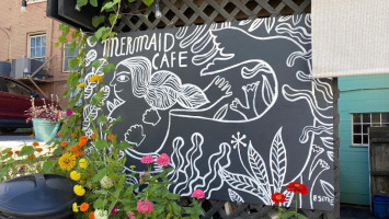 The Mermaid Cafe outside