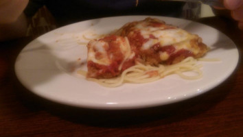 Mama Lisa's Little Italy food
