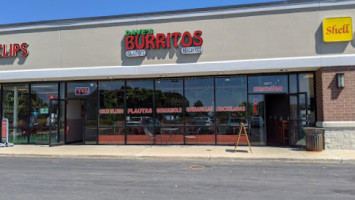 Daves Burritos outside