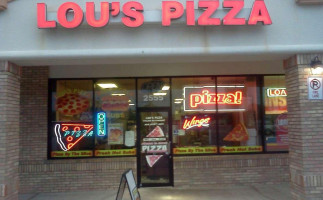 Lou Lemay's Pizza food