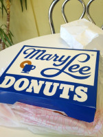 Mary Lee Donuts inside