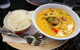 Camano Thai food