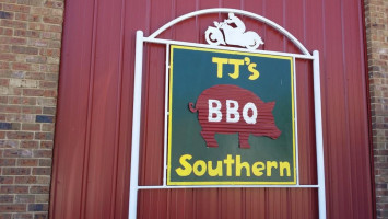 Tjs Barbecue And Diner outside
