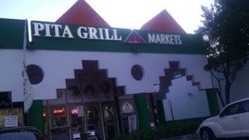 Pita Grill Market outside