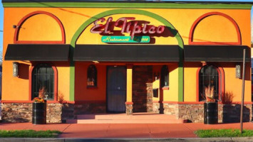El Tipico Restaurant outside