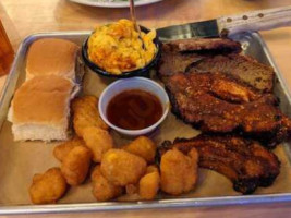 Little Richards Smokehouse N-que food