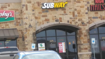 Subwayrestaurants outside