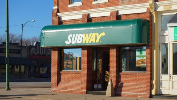 Subway Sandwiches Salads outside