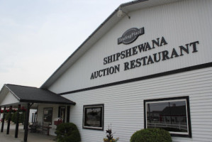 Shipshewana Auction outside