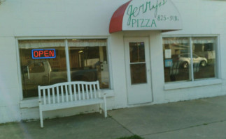 Jerry's Pizza outside