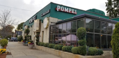 Pompei Catering outside
