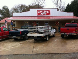 Williams -b-que outside