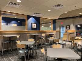 Culver’s inside