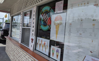 Michael Gelina's Ice Cream outside
