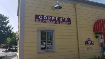 Copper’s Ice Cream Candy outside