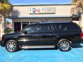 Lone Star Motors outside