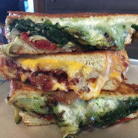 Meltz Extreme Grilled Cheese food