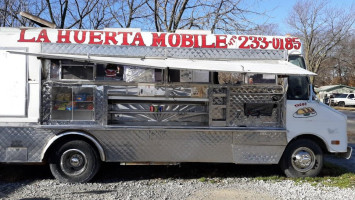 La Huerta Taco Truck outside