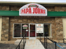 Papa John's Pizza inside