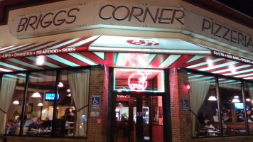 Briggs Corner Pizzeria inside
