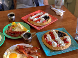 Gailey's Breakfast Cafe food