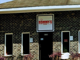Rommy's Cuisine outside