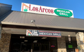 Los Arcos Mexican Grill outside