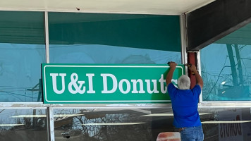 U&i Donuts food