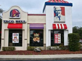 KFC/Taco Bell inside