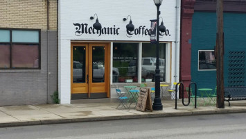 Mechanic Coffee Co outside