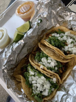 Perico’s Fast Tacos food