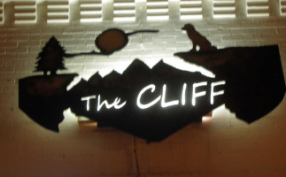 The Cliff And Grille food