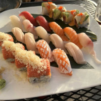 Sushi Suzuki food