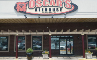 Oscar's Alehouse outside