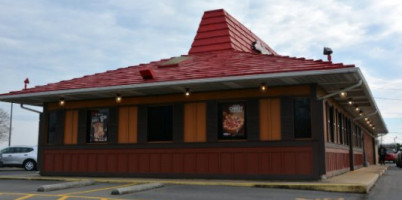 Pizza Hut outside