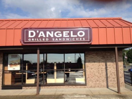 D'angelo Grilled Sandwiches outside