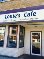 Louie's Cafe inside