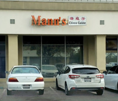 Mann's Chinese Cuisine outside