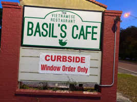 Basil's Cafe food
