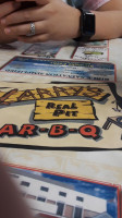 Larry's Real Pit -b-q outside