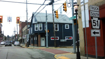 Market Street Saloon outside