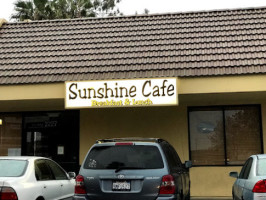 Sunshine Cafe outside